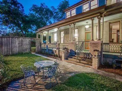 Dallas Victorian House-3