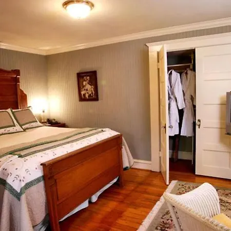 The Corinthian Bed And Breakfast-3